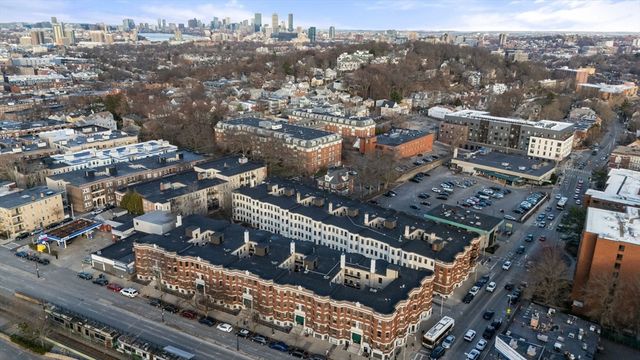 1572 Commonwealth Ave U:8, Boston, MA 02135