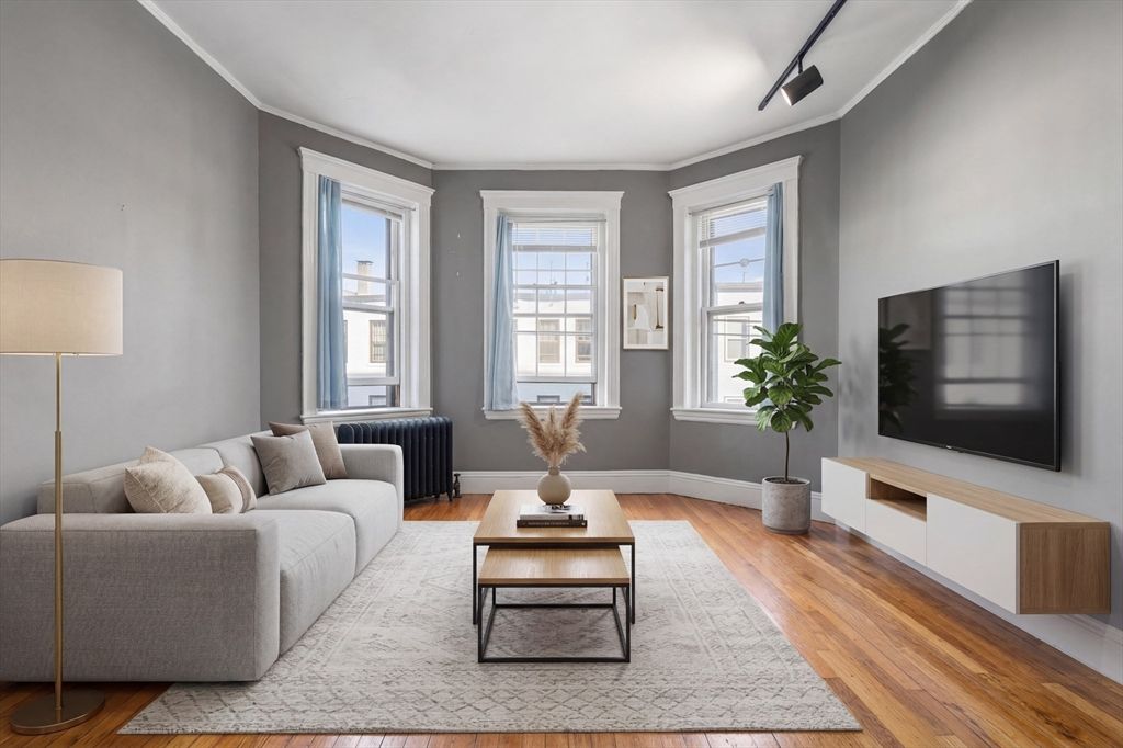 1572 Commonwealth Ave U:8, Boston, MA 02135
