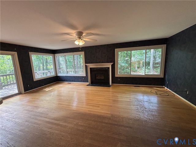 10739 High Mountain Ct, Glen Allen, VA 23060