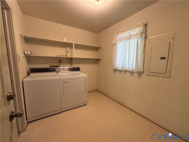 10739 High Mountain Ct, Glen Allen, VA 23060