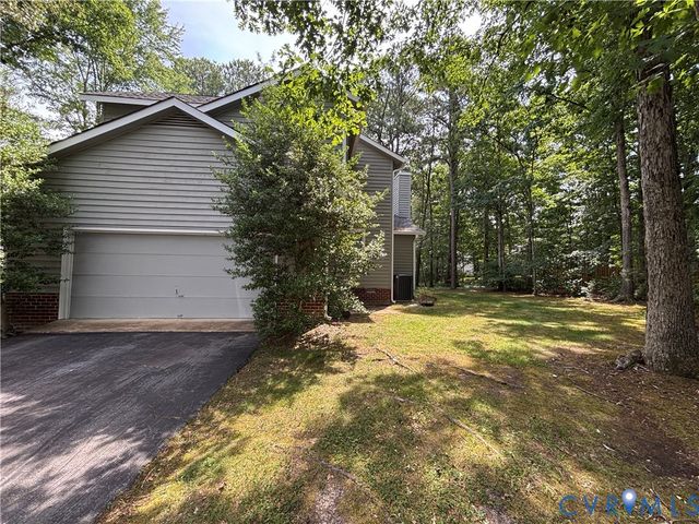 10739 High Mountain Ct, Glen Allen, VA 23060