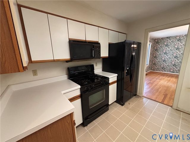 10739 High Mountain Ct, Glen Allen, VA 23060