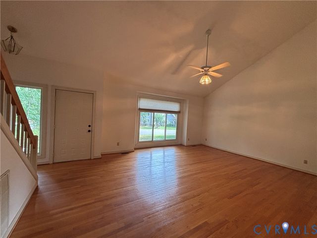 10739 High Mountain Ct, Glen Allen, VA 23060