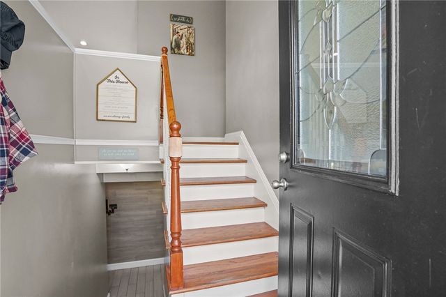 20 Darrow Drive, Warwick, RI 02886