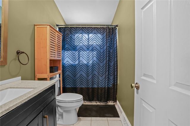 20 Darrow Drive, Warwick, RI 02886