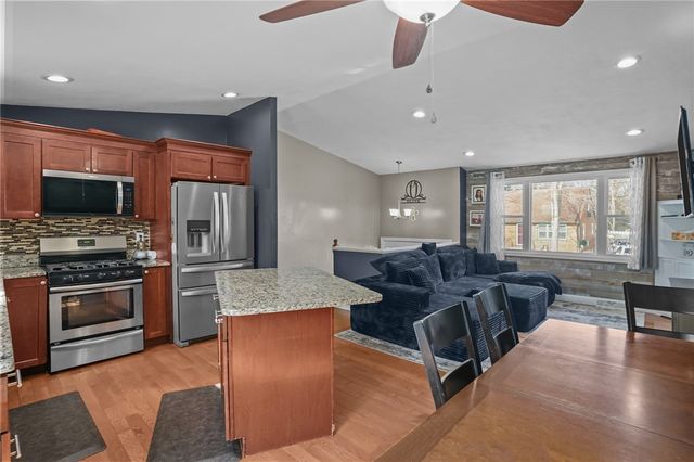 20 Darrow Drive, Warwick, RI 02886