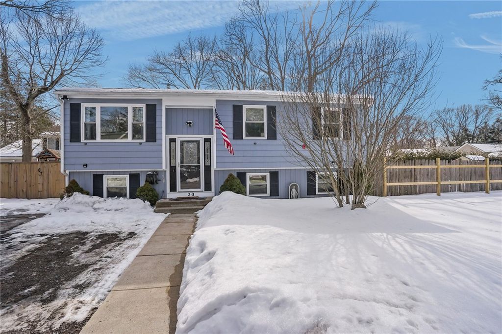 20 Darrow Drive, Warwick, RI 02886