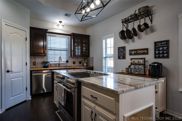10688 E 142nd Court North N, Collinsville, OK 74021