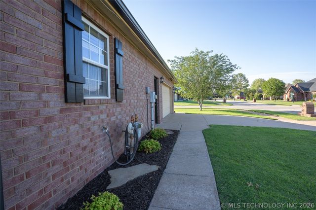10688 E 142nd Court North N, Collinsville, OK 74021