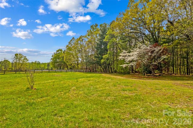 151 Bent Twig Drive, Statesville, NC 28677