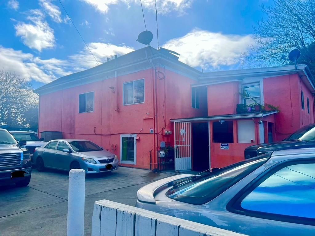 Image 4 of property listing at 639 Jackson Street, San Jose, CA 95112