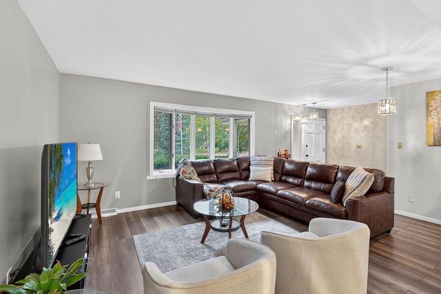 2139 E Leroy AVENUE, Saint Francis, WI 53235