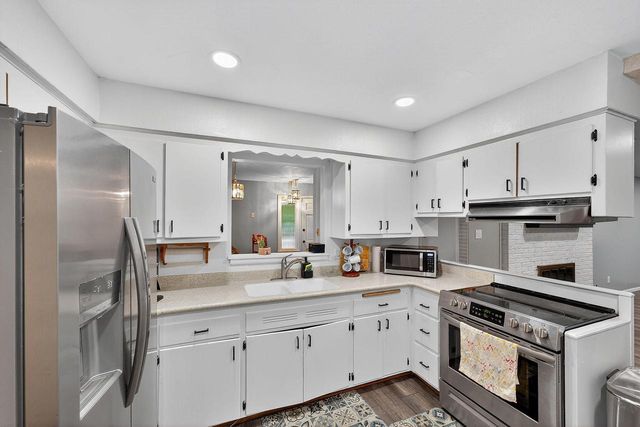 2139 E Leroy AVENUE, Saint Francis, WI 53235