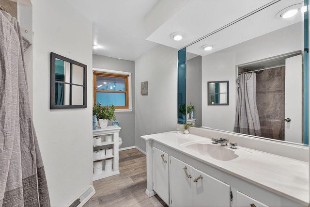 2139 E Leroy AVENUE, Saint Francis, WI 53235