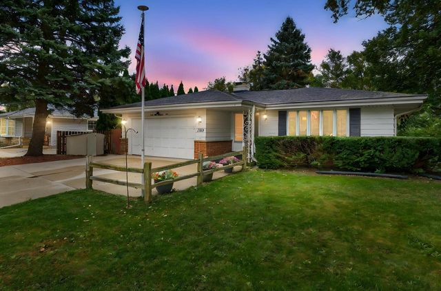 2139 E Leroy AVENUE, Saint Francis, WI 53235