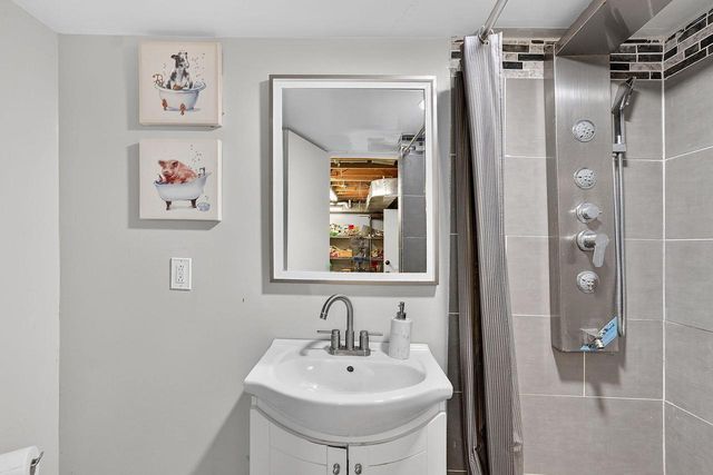 2139 E Leroy AVENUE, Saint Francis, WI 53235