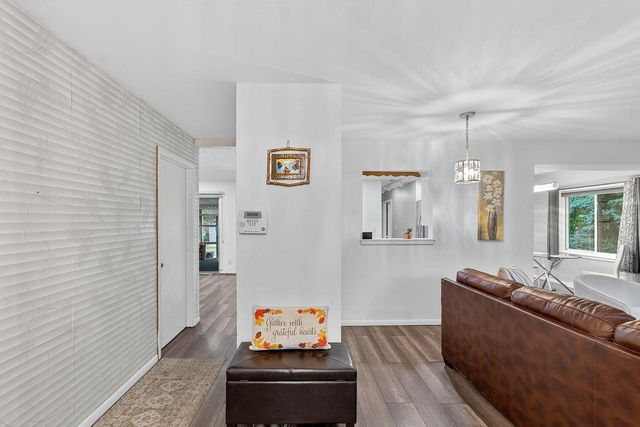 2139 E Leroy AVENUE, Saint Francis, WI 53235