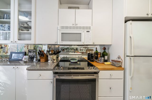 419 Heritage Village E, Southbury, CT 06488