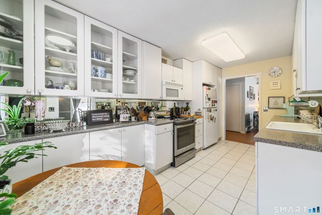 419 Heritage Village E, Southbury, CT 06488