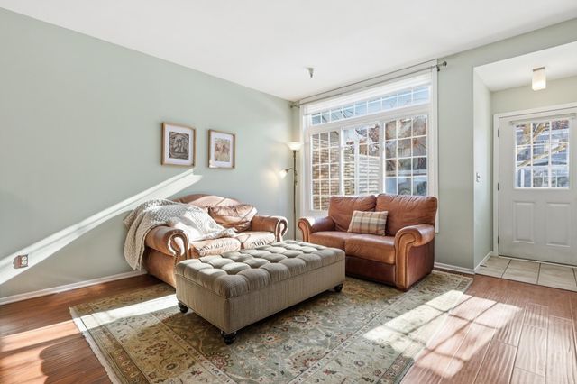 18071 Settlers Way, Eden Prairie, MN 55347