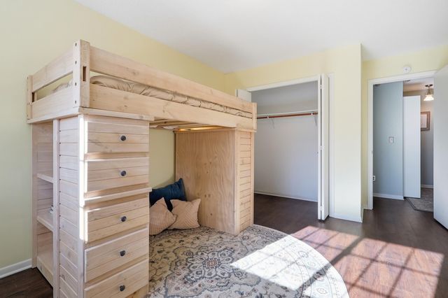 18071 Settlers Way, Eden Prairie, MN 55347