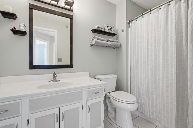 18071 Settlers Way, Eden Prairie, MN 55347