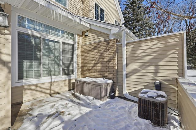 18071 Settlers Way, Eden Prairie, MN 55347