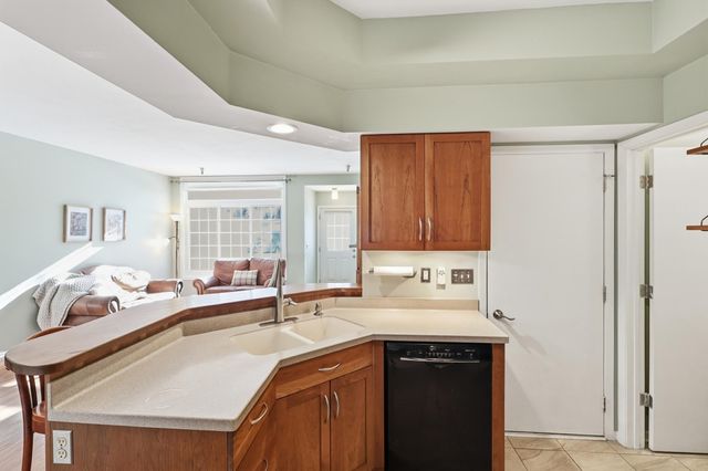 18071 Settlers Way, Eden Prairie, MN 55347