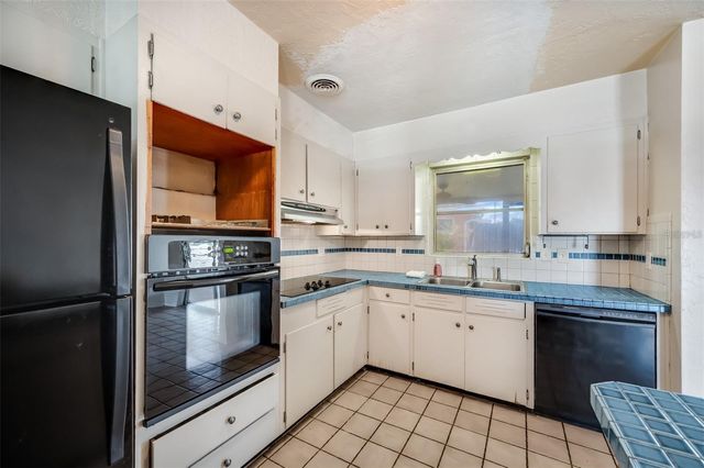 10833 111TH PLACE N, Seminole, FL 33778