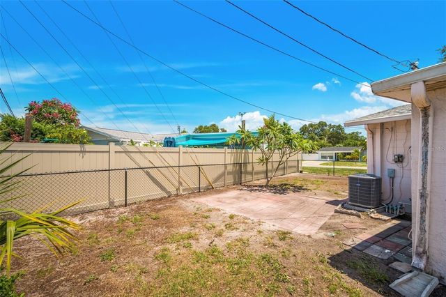 10833 111TH PLACE N, Seminole, FL 33778
