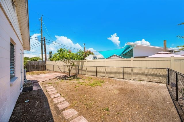 10833 111TH PLACE N, Seminole, FL 33778