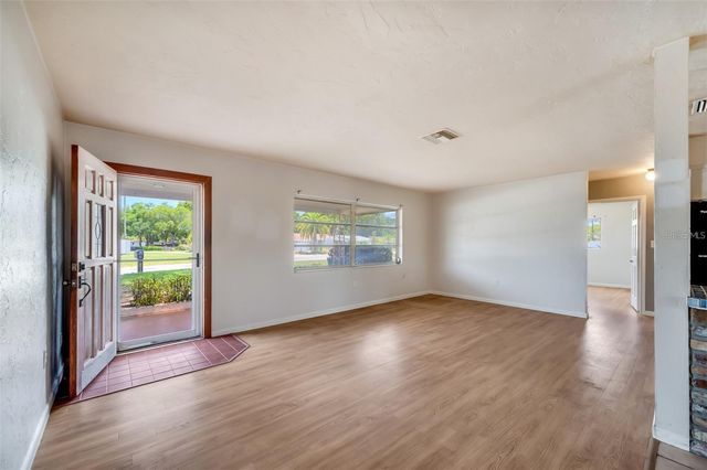 10833 111TH PLACE N, Seminole, FL 33778