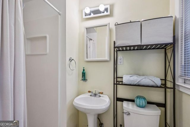 2588 Wood Trail Lane, Decatur, GA 30033