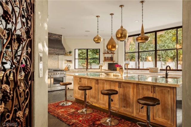 4909 Woodley Avenue, Encino, CA 91436