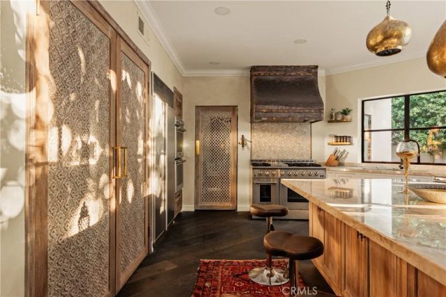4909 Woodley Avenue, Encino, CA 91436