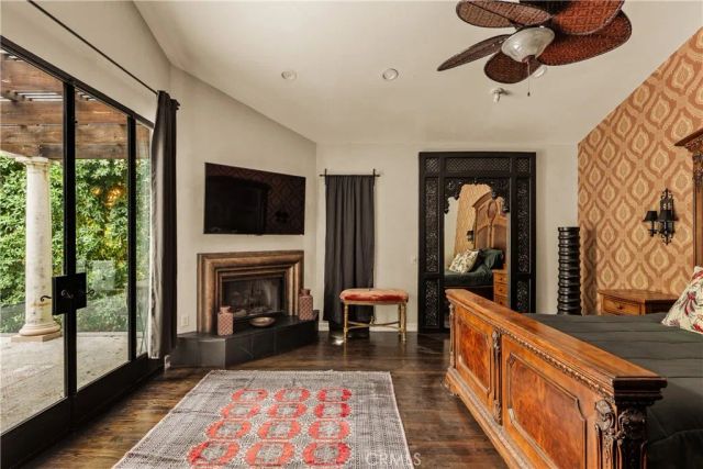 4909 Woodley Avenue, Encino, CA 91436