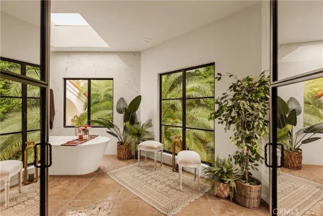4909 Woodley Avenue, Encino, CA 91436