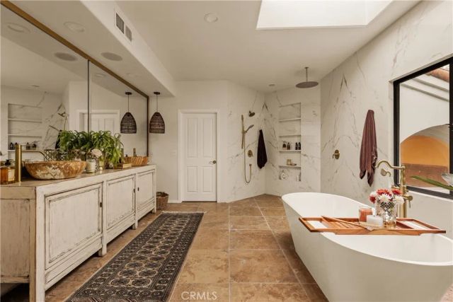 4909 Woodley Avenue, Encino, CA 91436