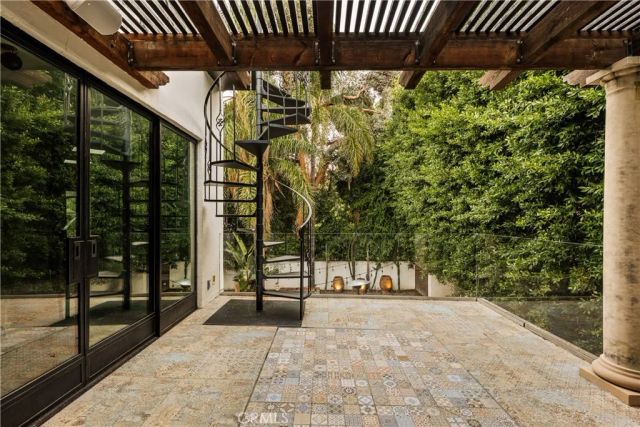 4909 Woodley Avenue, Encino, CA 91436