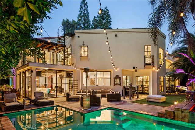 4909 Woodley Avenue, Encino, CA 91436