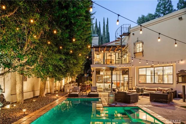 4909 Woodley Avenue, Encino, CA 91436