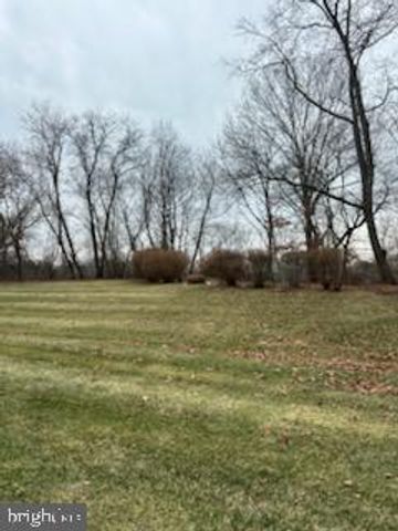 144 PROGRESS DR, Doylestown, PA 18901