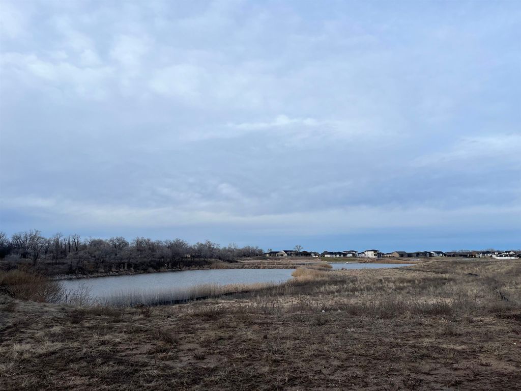 2233 W Emmalyn Cir, Wichita, KS 67205