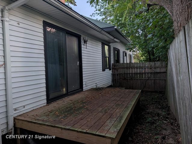 2300 Bagley Street, Flint, MI 48504