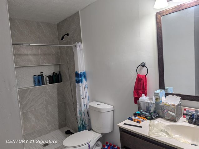 2300 Bagley Street, Flint, MI 48504