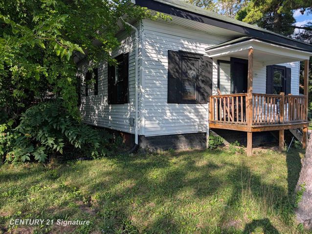 2300 Bagley Street, Flint, MI 48504