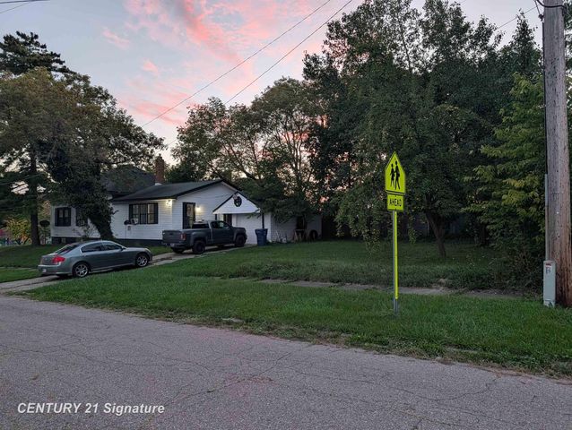 2300 Bagley Street, Flint, MI 48504