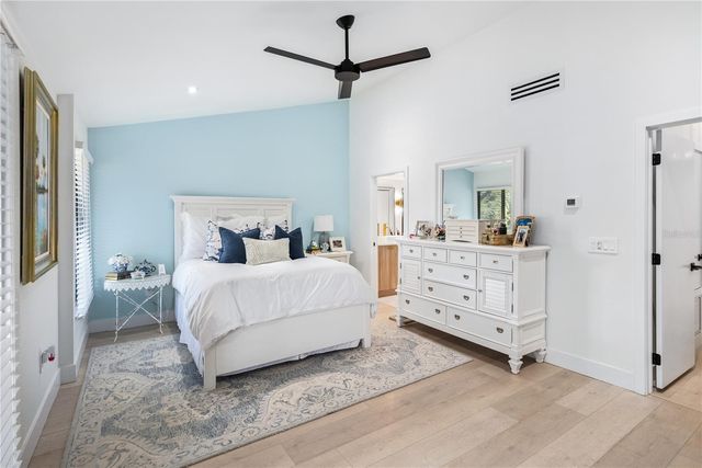 568 S OSCEOLA AVENUE 15, Orlando, FL 32801