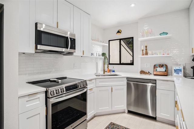 568 S OSCEOLA AVENUE 15, Orlando, FL 32801