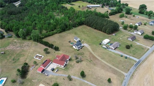 21262 Buckhorn Quarter RD, Courtland, VA 23837